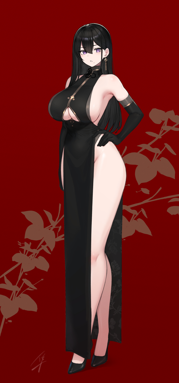 1girl bare_shoulders black_dress black_footwear black_gloves breasts china_dress chinese_clothes classy-black-haired_girl_(hayabusa) clothing_cutout dress earrings elbow_gloves full_body gloves hair_between_eyes hand_on_hip hayabusa highres jewelry large_breasts legs long_hair looking_at_viewer mole mole_on_breast mole_under_mouth original red_background shoes solo standing thighs underboob_cutout violet_eyes