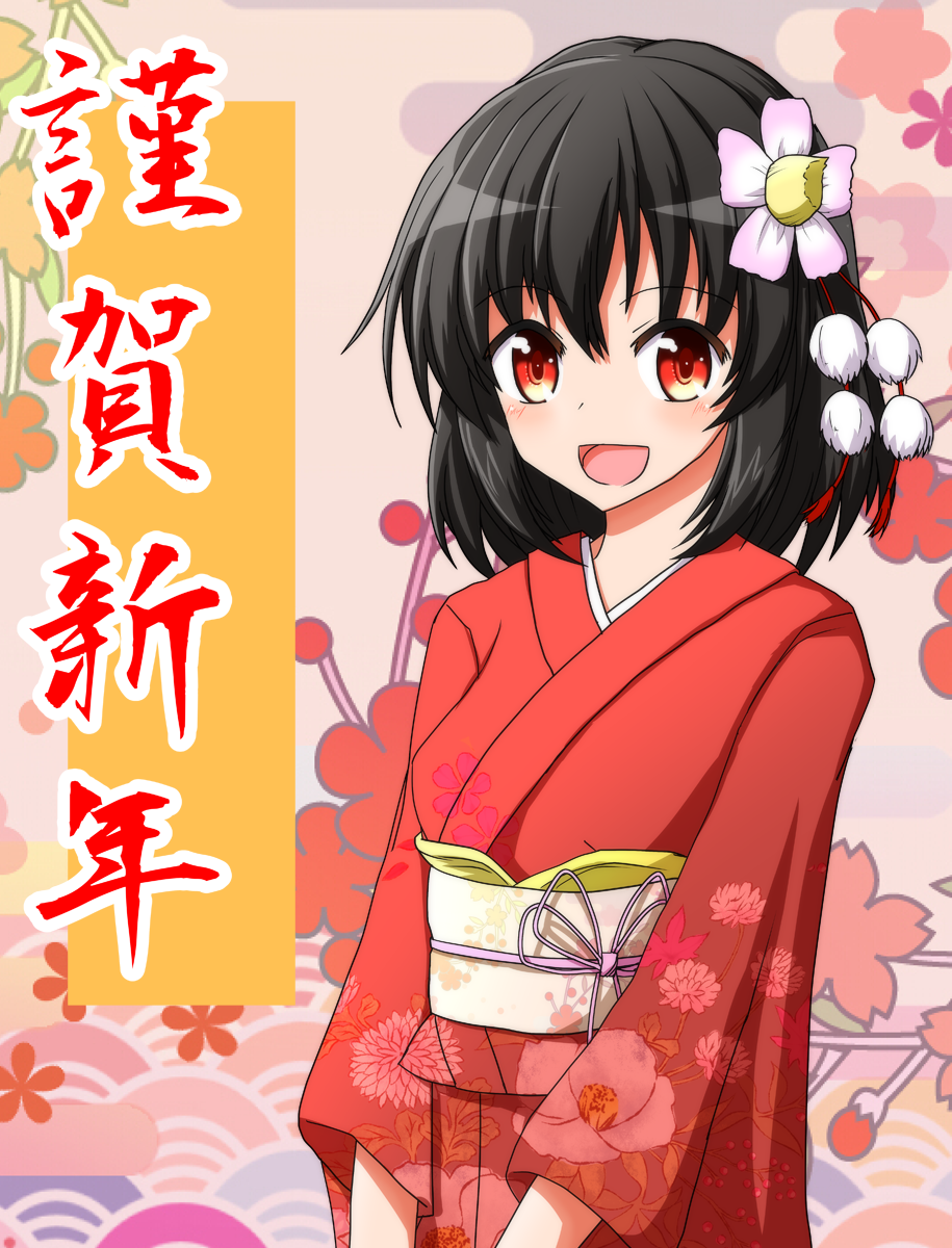 1girl alternate_costume black_hair commentary_request eyebrows_visible_through_hair floral_print flower hair_flower hair_ornament happy highres japanese_clothes kimono long_sleeves looking_at_viewer obi open_mouth pink_sash red_eyes red_kimono sash shameimaru_aya teoi_(good_chaos) touhou translation_request upper_body wide_sleeves