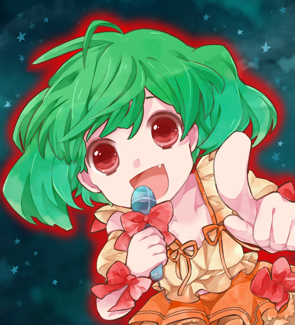 bad_id bow face fang green_hair macross macross_frontier makino_(sinobusan) microphone open_mouth pointing ranka_lee red_eyes smile