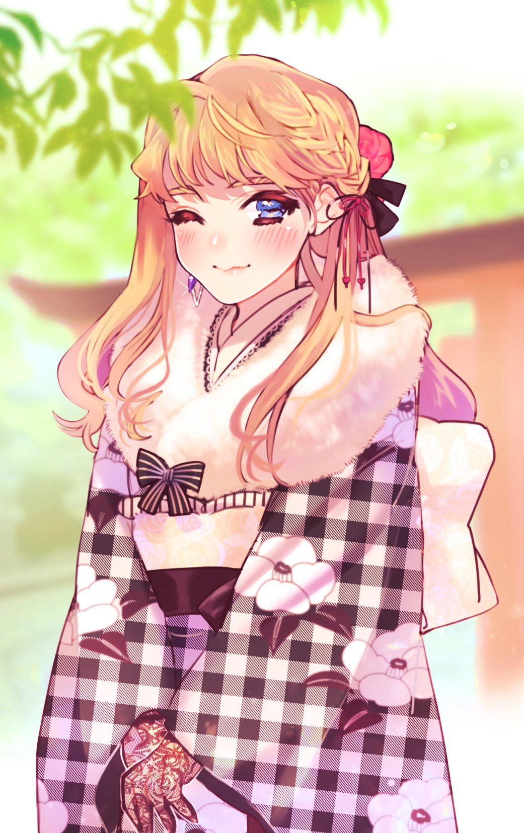 1girl bangs black_bow black_kimono blonde_hair blush bow eyebrows_visible_through_hair fur_trim furisode hair_behind_ear highres japanese_clothes kimono long_hair macross macross_frontier obi plaid_kimono sash sechi_(stst1850) sheryl_nome smile solo white_kimono