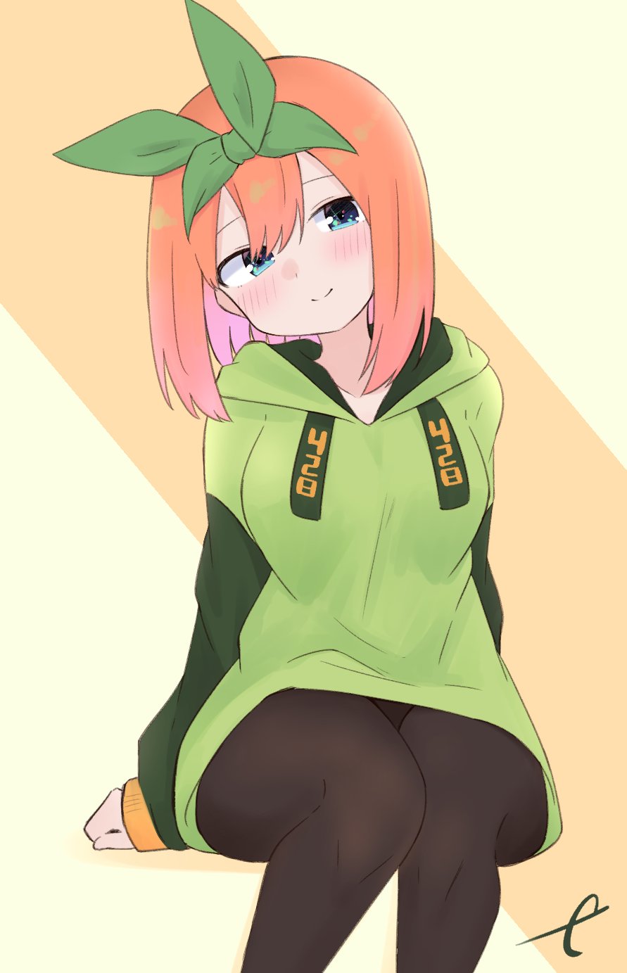 1girl bangs black_legwear blue_eyes blush brown_background closed_mouth commentary eyebrows_behind_hair feet_out_of_frame go-toubun_no_hanayome green_hoodie green_ribbon hair_between_eyes hair_ribbon head_tilt highres hood hood_down hoodie kujou_karasuma long_sleeves nakano_yotsuba orange_hair pantyhose puffy_long_sleeves puffy_sleeves ribbon signature sitting sleeves_past_wrists smile solo two-tone_background