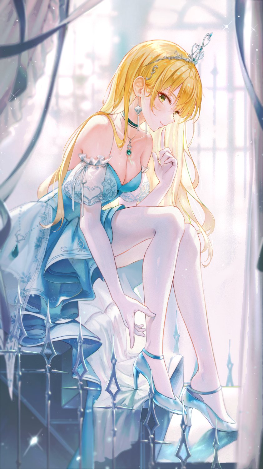 1girl bangs bare_shoulders blonde_hair blurry blurry_background blush breasts choker collarbone copyright_request detached_sleeves dress earrings elbow_gloves from_side gloves green_dress green_eyes hand_up heart highres index_finger_raised jewelry large_breasts necklace pantyhose shiny shiny_hair sitting smile solo strapless strapless_dress tiara tokkyu white_gloves white_legwear white_sleeves