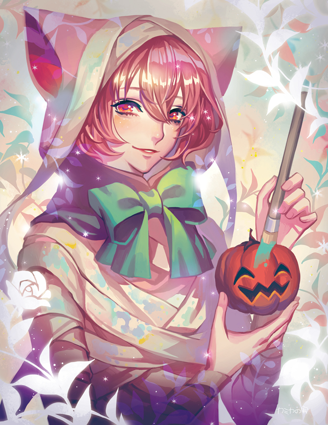 1boy animal_hood blush bow green_bow halloween_costume holding holding_jack-o'-lantern holding_paintbrush hood issho_ni_gohan. jack-o'-lantern kamikanomi mummy_costume paint_splatter paintbrush pink_eyes pink_hair smile solo unoha_nao upper_body