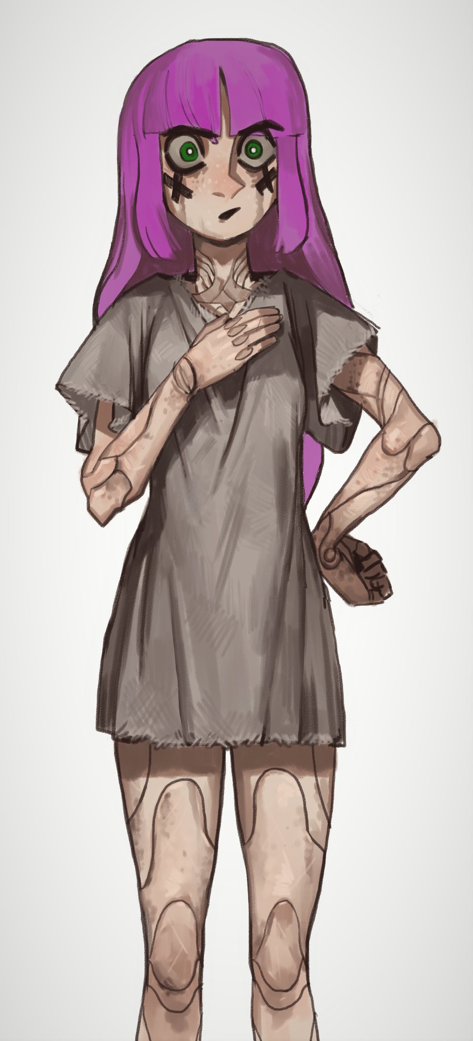 1girl :/ android bangs body_freckles borrowed_character bright_pupils closed_mouth facial_mark freckles green_eyes grey_shirt hand_on_hip hand_on_own_chest highres joints long_hair looking_at_viewer mossacannibalis original parted_bangs purple_hair rags robot_joints shirt short_sleeves simple_background solo white_background white_pupils