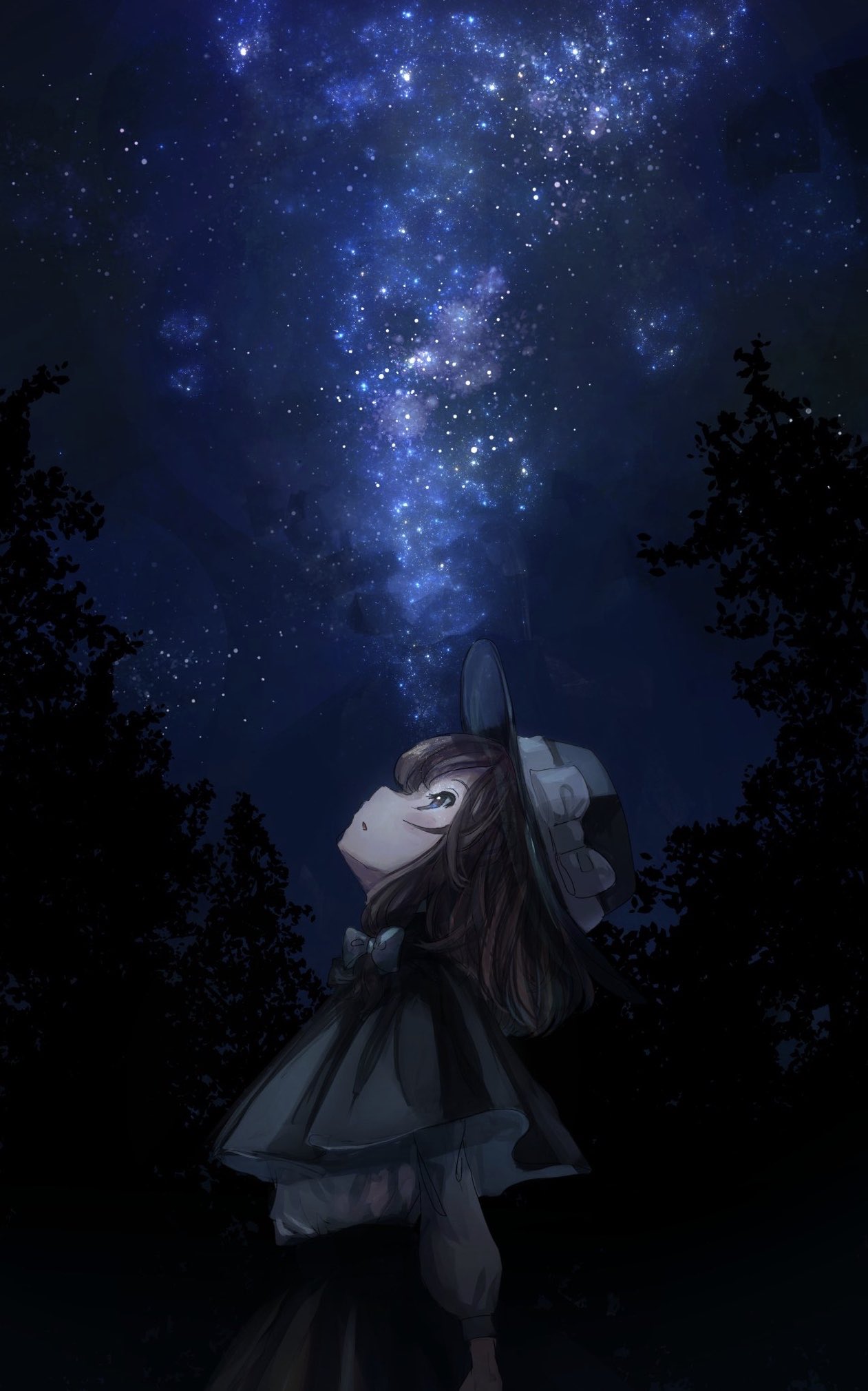 1girl bangs black_capelet black_headwear black_skirt bow brown_hair capelet commentary fedora forest from_side hat hat_bow highres long_sleeves looking_up medium_hair minus_(sr_mineka) nature night night_sky open_mouth shirt skirt sky star_(sky) starry_sky touhou tree upper_body usami_renko white_bow white_shirt