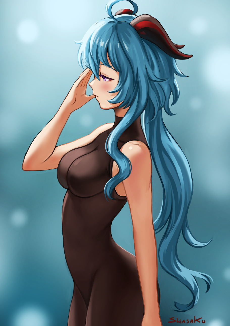 1girl ahoge artist_name bangs bare_arms bare_shoulders black_bodysuit black_legwear blue_background blue_hair blurry blurry_background blush bodystocking bodysuit breasts closed_mouth curled_horns eyebrows_visible_through_hair from_side ganyu_(genshin_impact) genshin_impact goat_horns hand_up highres horns long_hair looking_to_the_side low_ponytail medium_breasts profile shinsaku_(stan-art) sidelocks solo standing tight violet_eyes