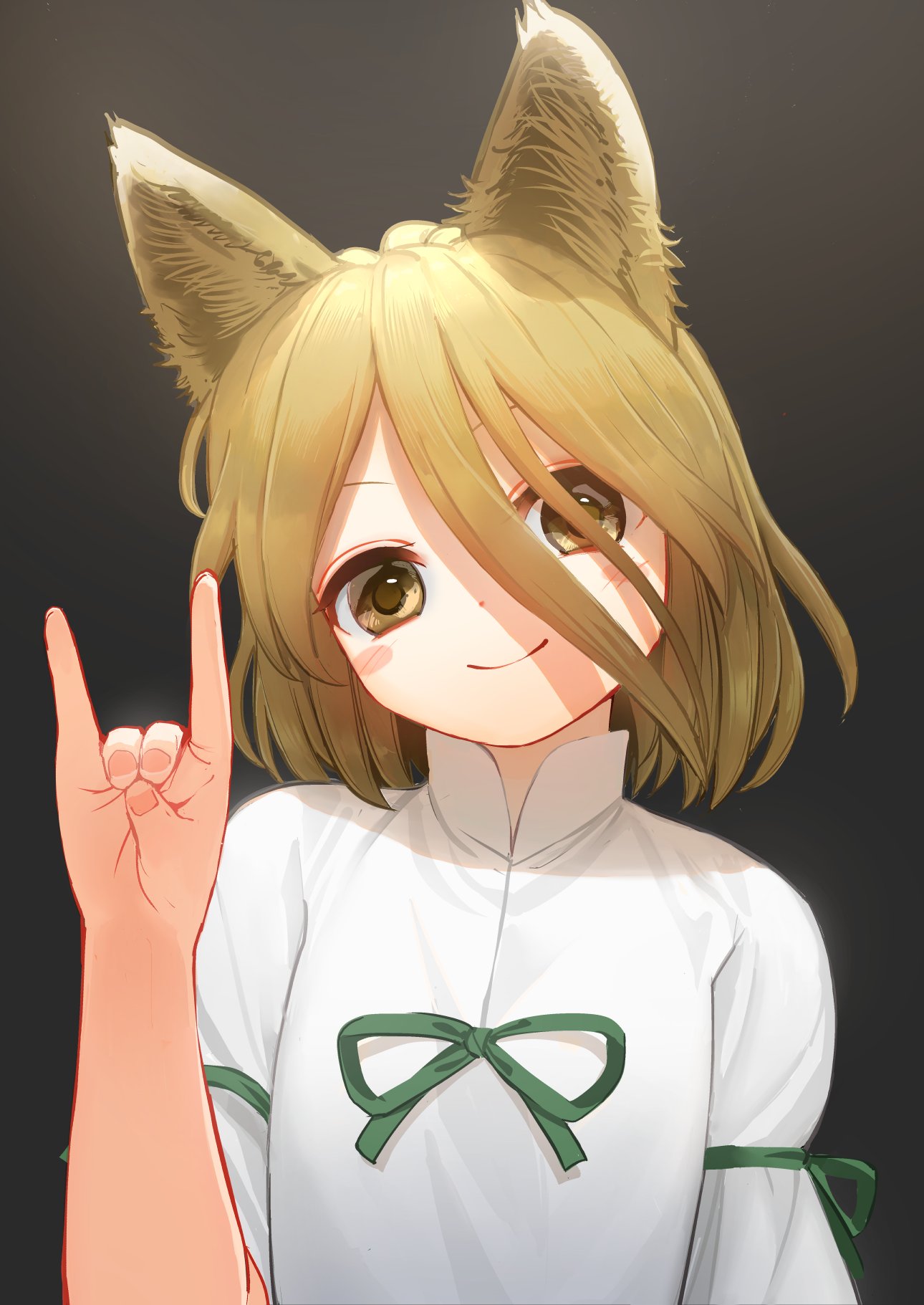 1girl animal_ear_fluff animal_ears blonde_hair blush_stickers closed_mouth commentary eyebrows_behind_hair fox_ears fox_shadow_puppet gradient gradient_background green_ribbon hair_over_one_eye hand_up highres kudamaki_tsukasa looking_at_viewer medium_hair ribbon romper simple_background smile solo suna_(s73d) touhou upper_body white_romper yellow_eyes