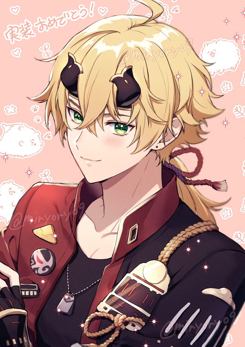 1boy bangs black_gloves blonde_hair blush ear_piercing fake_horns fingerless_gloves genshin_impact gloves green_eyes hair_between_eyes headband horned_headwear horns jacket looking_at_viewer male_focus miryoryo9 piercing ponytail protected_link smile solo thoma_(genshin_impact) twitter_username