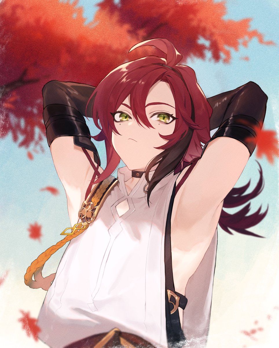 1boy ahoge armor arms_behind_head arms_up bangs black_hair blurry blurry_background closed_mouth day genshin_impact green_eyes hair_between_eyes highres japanese_armor kote kurokote leaf male_focus multicolored_hair outdoors redhead sachico66 shikanoin_heizou side_cutout solo streaked_hair tree upper_body