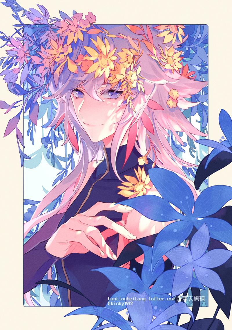 1boy alternate_costume artist_name bangs bare_shoulders black_shirt blue_flower chinese_commentary collarbone eyes_visible_through_hair fate/grand_order fate_(series) flower hair_between_eyes hair_flower hair_ornament kickylian lofter_username long_hair long_sleeves looking_at_viewer male_focus merlin_(fate) shirt smile solo turtleneck twitter_username violet_eyes white_hair yellow_flower zipper