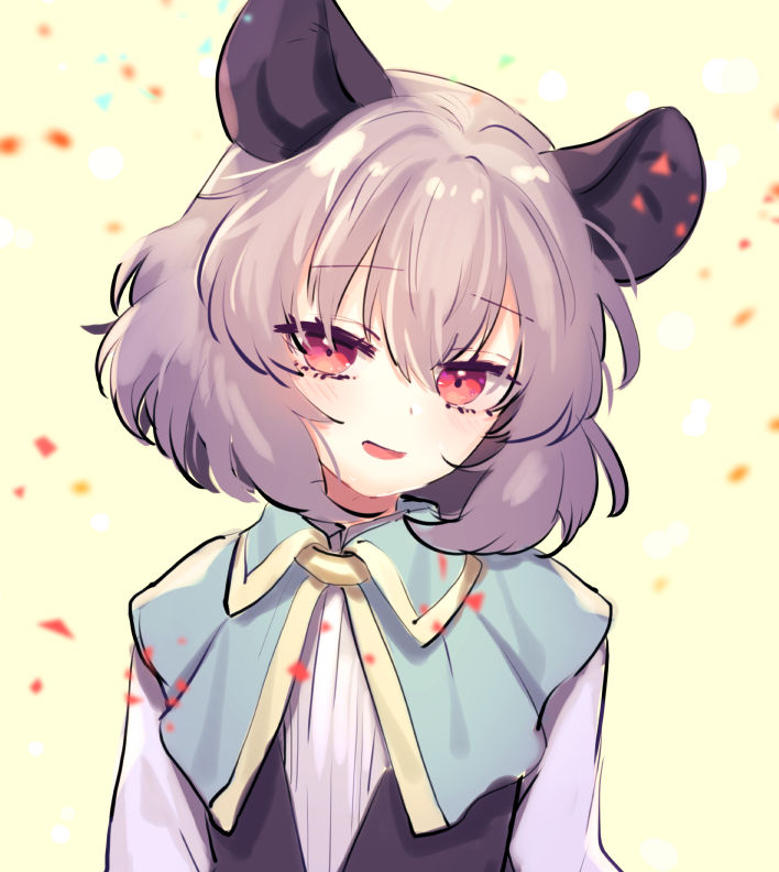 1girl animal_ears blue_capelet capelet grey_hair jewelry looking_at_viewer mouse_ears nazrin parted_lips pendant red_eyes short_hair simple_background solo tomobe_kinuko touhou upper_body white_background yellow_background