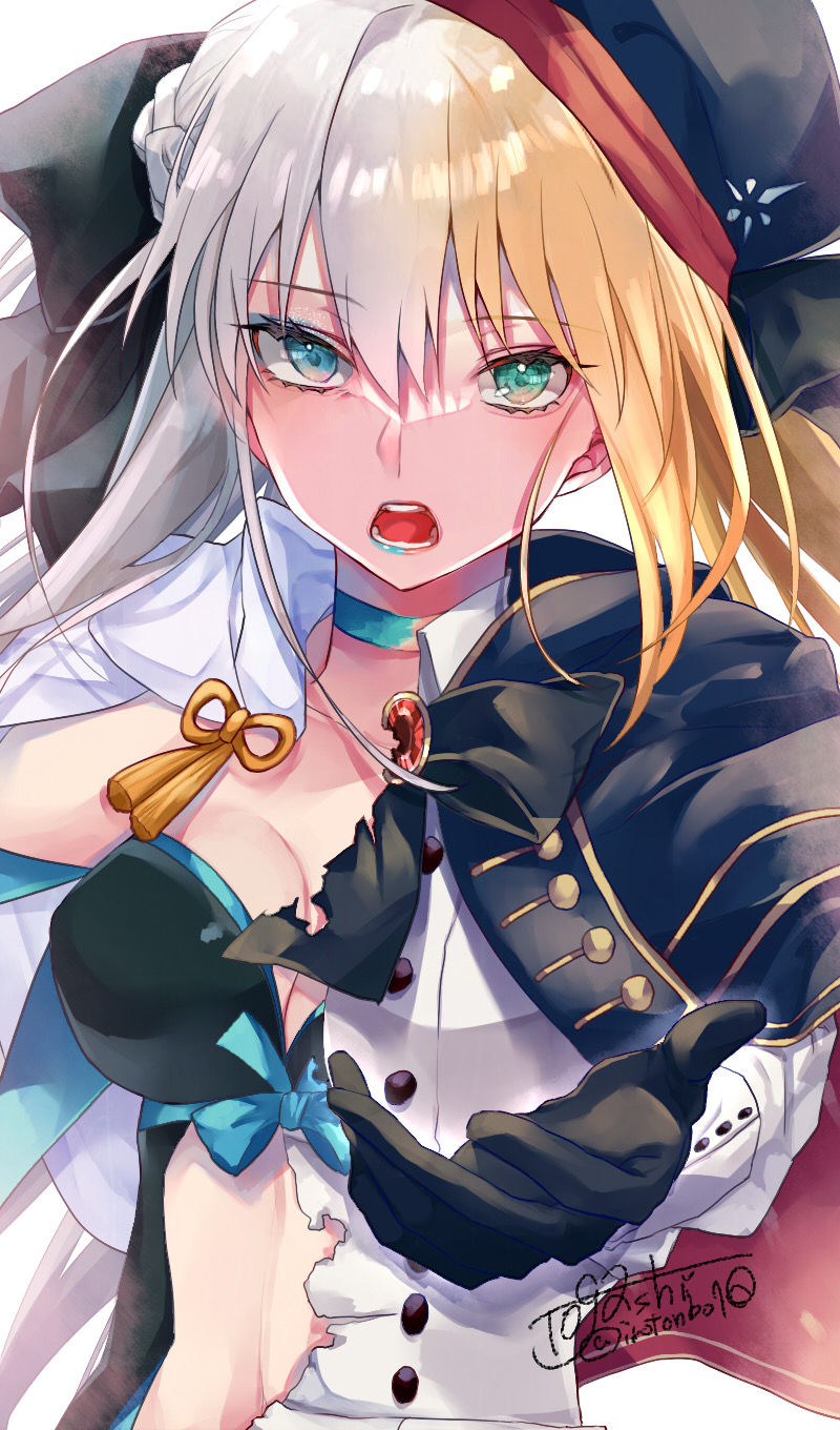 1girl black_gloves blonde_hair blue_eyes bow breasts capelet choker fate/grand_order fate_(series) gloves green_eyes grey_hair hat heterochromia highres long_hair medium_breasts morgan_le_fay_(fate) multicolored_hair reaching_out signature split-color_hair split_theme togashi_(choco-bakama_kitchen) tonelico_(fate) torn_bow torn_clothes