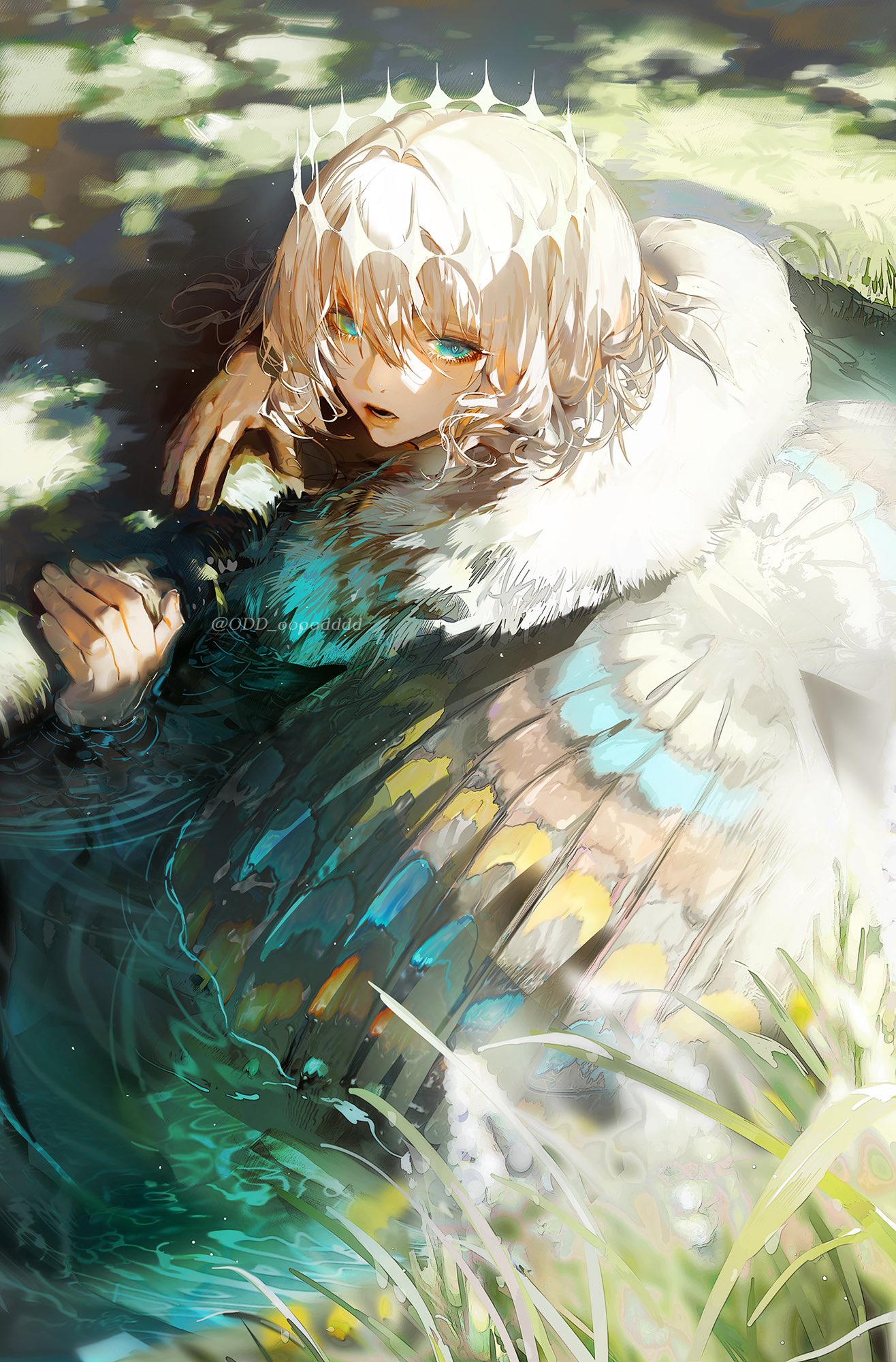 1boy arthropod_boy bangs blue_eyes bug butterfly butterfly_wings commentary crown diamond_hairband expressionless fate/grand_order fate_(series) grass grey_hair highres insect_wings kneeling_on_liquid light_particles long_sleeves looking_back male_focus medium_hair oberon_(fate) odd_oooodddd open_mouth solo twitter_username water white_fur white_hair wings