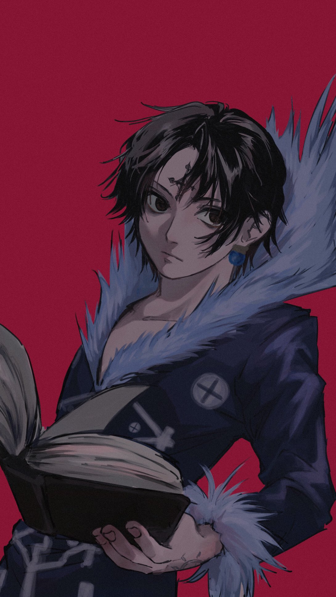 1boy bangs black_coat black_eyes black_hair book chrollo_lucilfer closed_mouth coat earrings empty_eyes expressionless facial_mark forehead_mark fur_collar fur_sleeves hand_up highres holding holding_book hunter_x_hunter jewelry long_sleeves male_focus parted_bangs re_tae44 red_background short_hair solo