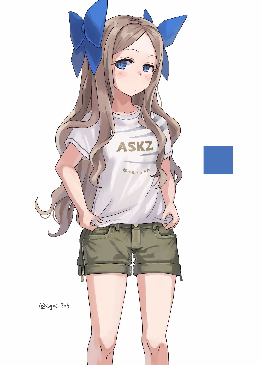 1girl alternate_costume asakaze_(kancolle) blonde_hair blue_eyes blue_ribbon blush closed_mouth clothes_writing feet_out_of_frame green_shorts hair_ribbon highres kantai_collection long_hair ribbon shirt short_sleeves shorts simple_background solo sugue_tettou twitter_username white_background white_shirt