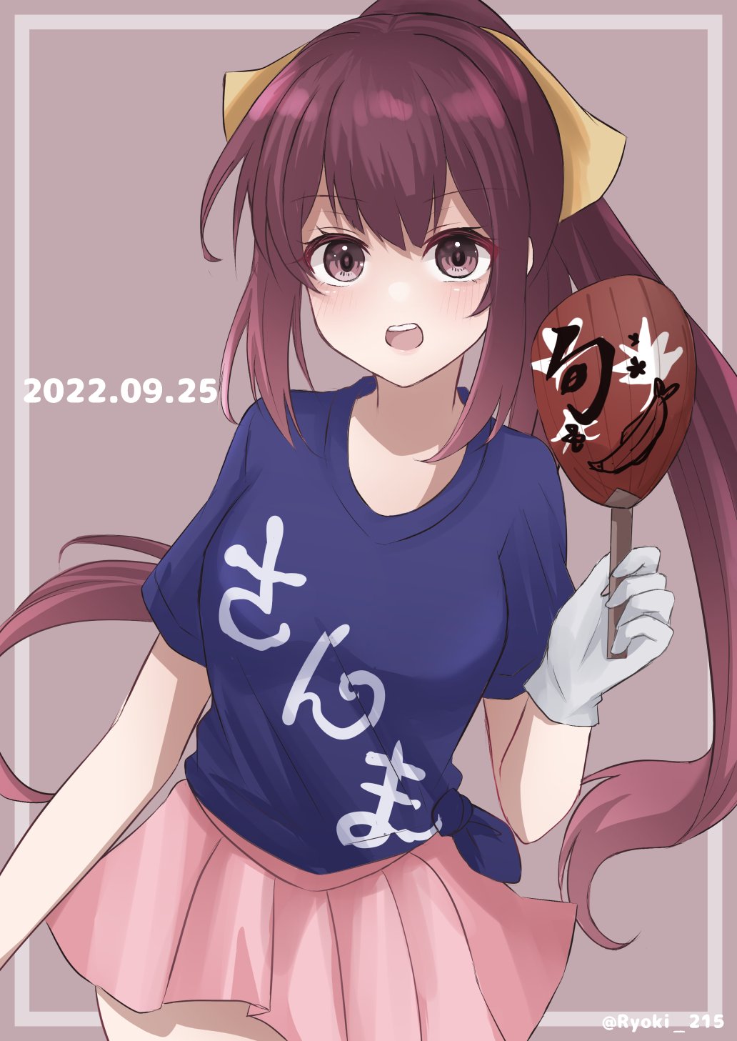 1girl alternate_costume alternate_hairstyle blue_shirt bow breasts brown_background dated hair_bow hand_fan highres kamikaze_(kancolle) kantai_collection long_hair looking_at_viewer medium_breasts open_mouth paper_fan pink_skirt purple_hair ribbon ryouki_(34388923) shirt short_sleeves skirt solo violet_eyes yellow_bow yellow_ribbon