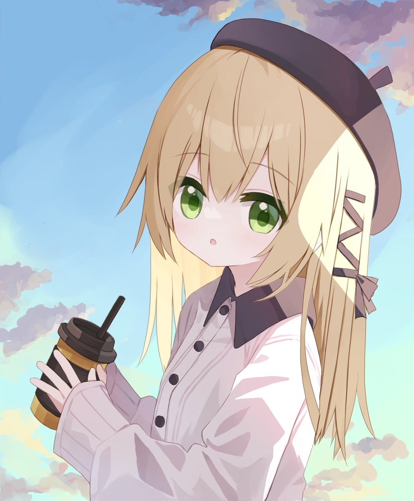 1girl :o bangs beret black_headwear blonde_hair blue_sky clouds collared_shirt commentary_request cup day disposable_cup dress_shirt drinking_straw green_eyes hair_between_eyes hair_ornament hairclip hat holding holding_cup long_hair long_sleeves looking_at_viewer original outdoors parted_lips puffy_long_sleeves puffy_sleeves shirt sky sleeves_past_wrists solo upper_body waka_(yuuhagi_(amaretto-no-natsu)) white_shirt yuuhagi_(amaretto-no-natsu)