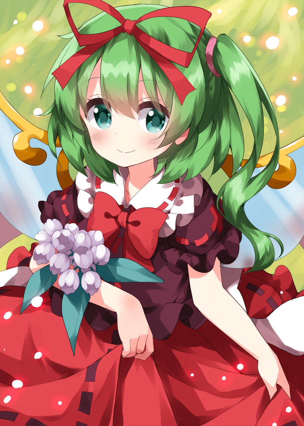 1girl bangs blouse bow bowtie brown_shirt closed_mouth collared_shirt commentary_request cosplay daiyousei fairy_wings flower frilled_skirt frills green_eyes green_hair hair_ribbon highres holding holding_flower looking_at_viewer medicine_melancholy medicine_melancholy_(cosplay) medium_hair one-hour_drawing_challenge puffy_short_sleeves puffy_sleeves red_bow red_bowtie red_ribbon red_skirt ribbon ribbon-trimmed_shirt ribbon-trimmed_skirt ribbon-trimmed_sleeves ribbon_trim ruu_(tksymkw) shirt short_sleeves side_ponytail skirt skirt_hold smile solo touhou upper_body wings