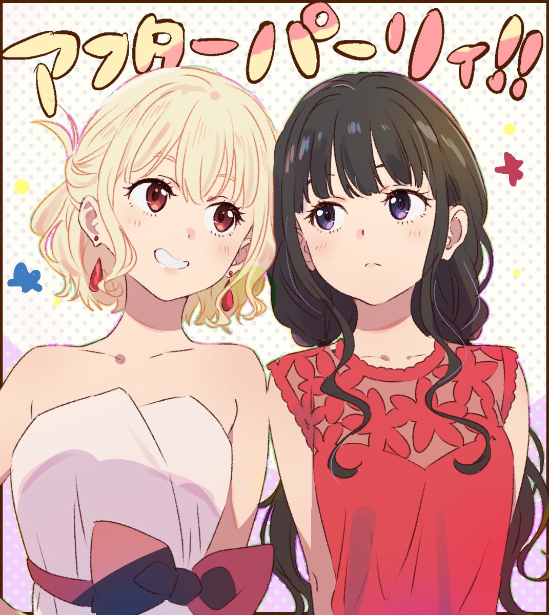 2girls bangs bare_arms bare_shoulders black_hair blonde_hair bow closed_mouth collarbone dress drop_earrings earrings highres inoue_takina jewelry long_hair looking_at_another lycoris_recoil multiple_girls nishikigi_chisato red_bow red_dress red_eyes short_hair sleeveless sleeveless_dress smile tokira_nozumi violet_eyes white_dress