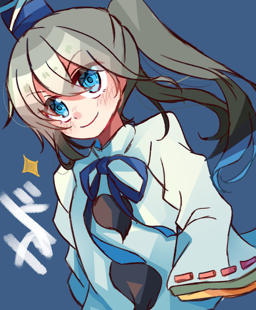 1girl bangs blue_background blue_eyes blue_headwear closed_mouth commentary_request grey_hair hat long_hair long_sleeves meimei_(meimei89008309) mononobe_no_futo pom_pom_(clothes) ponytail ribbon-trimmed_sleeves ribbon_trim simple_background sleeves_past_wrists smile solo star_(symbol) tate_eboshi touhou upper_body