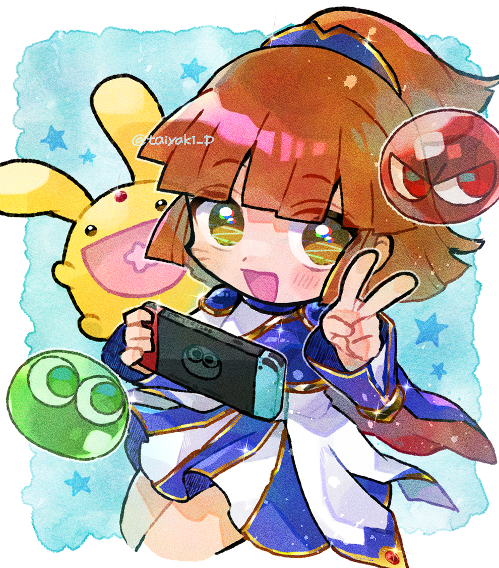 1boy 1girl 2others arle_nadja blue_background blue_cape blush brown_hair cape carbuncle_(puyopuyo) doradorakingyo handheld_game_console holding holding_handheld_game_console looking_at_viewer madou_monogatari multiple_others nintendo open_mouth ponytail puyo_(puyopuyo) puyopuyo puyopuyo_quest smile star_(symbol) v yellow_eyes