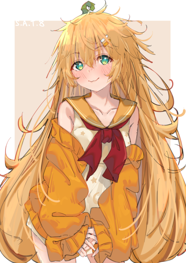 1girl blonde_hair blush character_name collarbone commentary_request cowboy_shot dress eip_(pepai) girls_frontline green_eyes hair_between_eyes hair_ornament hairclip interlocked_fingers long_hair looking_at_viewer messy_hair off_shoulder official_alternate_costume orange_sailor_collar orange_sweater s.a.t.8_(girls'_frontline) s.a.t.8_(pumpkin_skewers)_(girls'_frontline) sailor_collar simple_background sleeveless sleeveless_dress smile solo sweater very_long_hair wavy_mouth