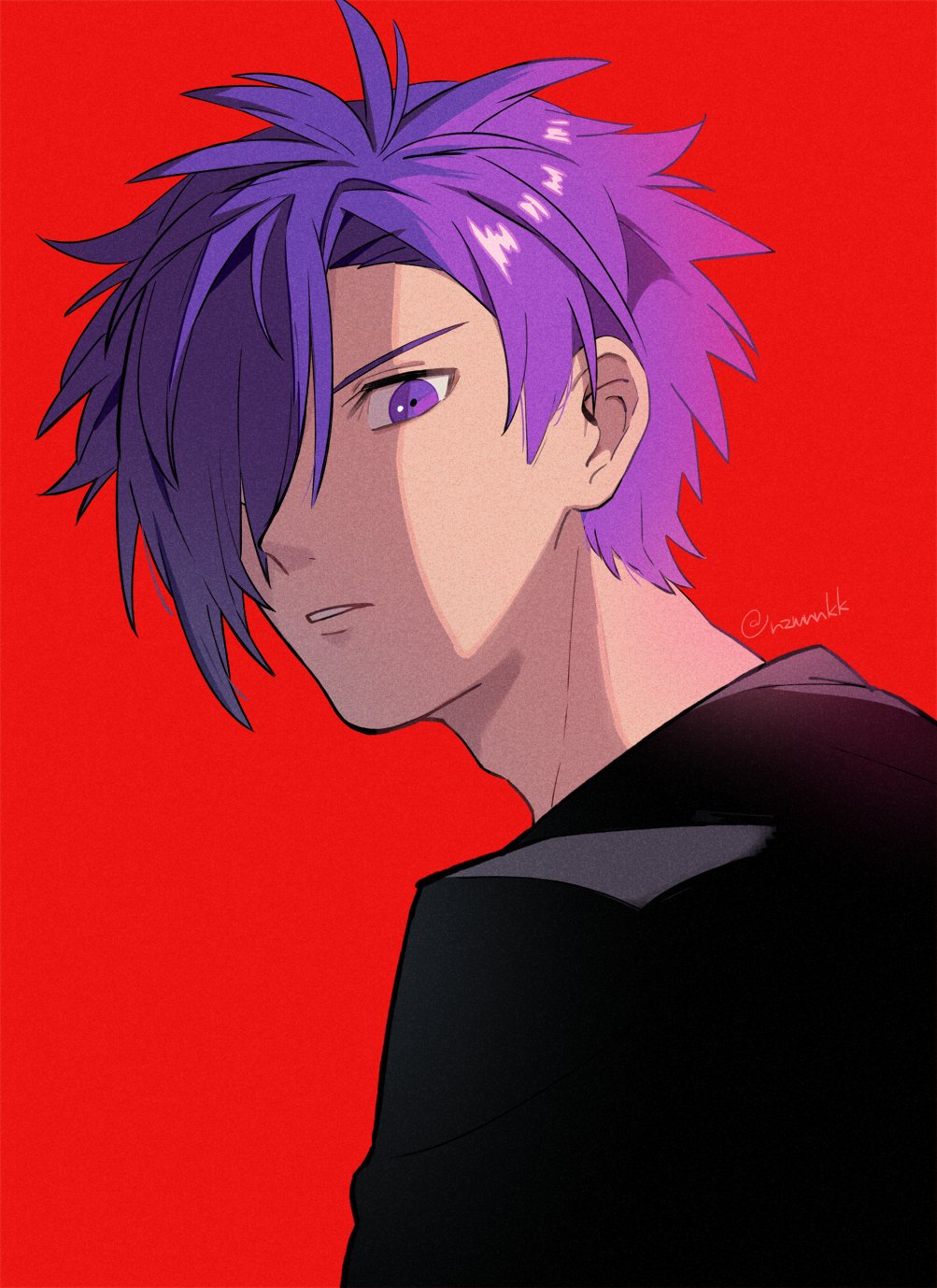 1boy black_shirt commentary fire_emblem fire_emblem:_three_houses fire_emblem_warriors:_three_hopes hair_over_one_eye highres looking_at_viewer male_focus nzmnnkk one_eye_covered purple_hair red_background shadow shez_(fire_emblem) shez_(male)_(fire_emblem) shirt short_hair simple_background solo twitter_username upper_body violet_eyes