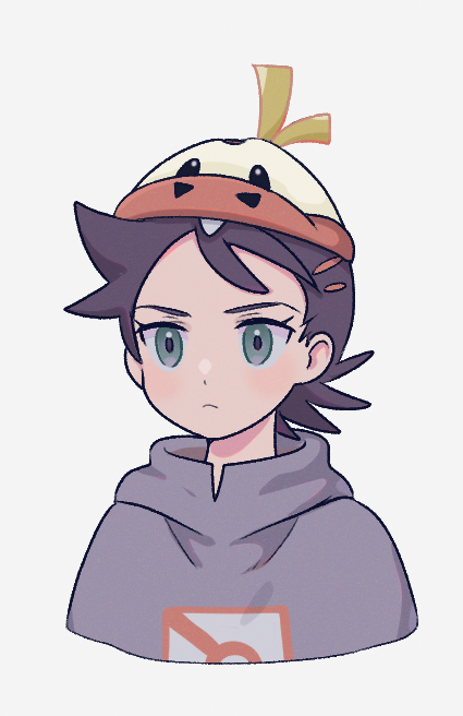 1boy character_print closed_mouth expressionless eyelashes fuecoco goh_(pokemon) green_eyes grey_shirt hat male_focus pokemon pokemon_(anime) pokemon_journeys rei_hinketsu shirt simple_background solo upper_body white_background