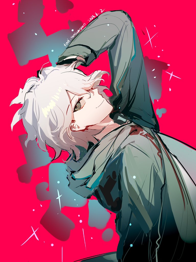 1boy arm_up artist_name brown_hair closed_mouth danganronpa_(series) danganronpa_2:_goodbye_despair dated from_side green_jacket grey_eyes grey_hair hood hood_down hooded_jacket jacket komaeda_nagito looking_at_viewer male_focus medium_hair multicolored_background multicolored_hair profile red_background smile solo tansuan_yun two-tone_hair