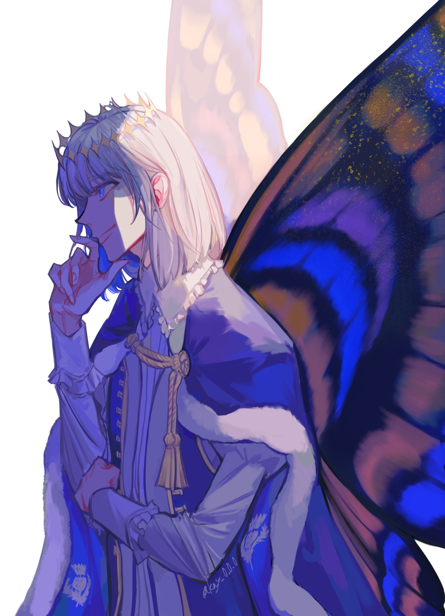 1boy arthropod_boy blue_cloak blue_eyes butterfly_wings cloak crown diamond_hairband fate/grand_order fate_(series) from_side fur-trimmed_cloak fur_trim grey_hair highres insect_wings kny_0_0_0 long_sleeves male_focus medium_hair oberon_(fate) profile simple_background smile solo upper_body white_background wings