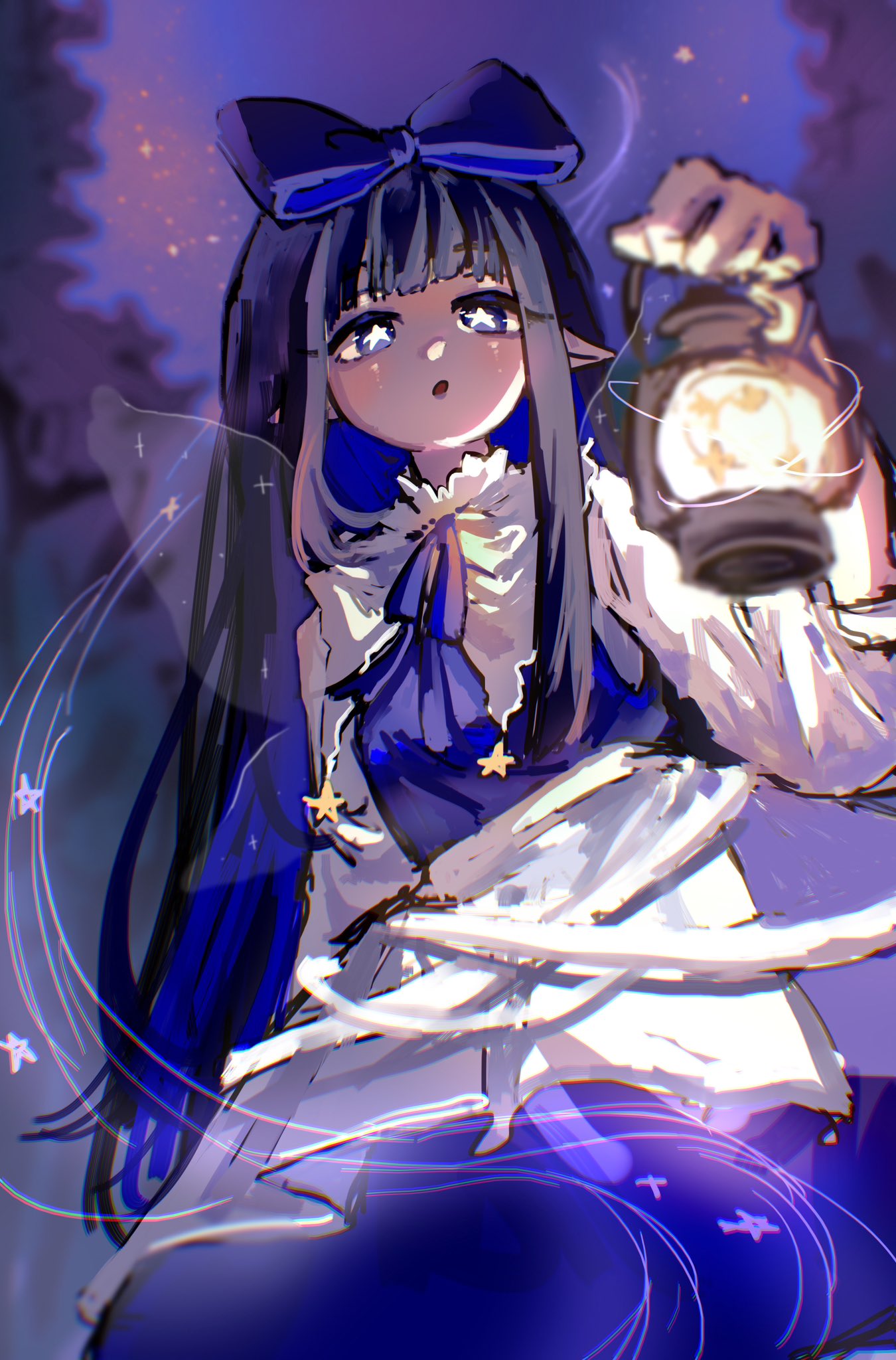 1girl :o arm_up black_hair blue_bow blue_dress blue_eyes blunt_bangs blurry blurry_background bow commentary_request dress eyebrows_hidden_by_hair from_below hair_bow highres holding holding_lantern lantern light_blush long_hair mixed-language_commentary night night_sky open_mouth pointy_ears shouxishao_jiuyuan sidelocks sky solo star-shaped_pupils star_(symbol) star_sapphire symbol-shaped_pupils touhou very_long_hair