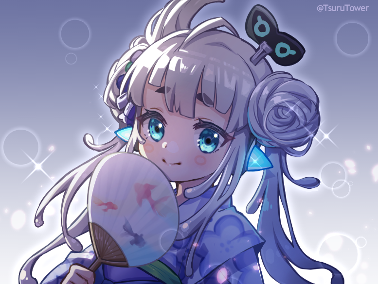 1girl and_uge blue_eyes blue_kimono blunt_bangs blush closed_mouth commentary double_bun flat_chest hair_bun hand_fan japanese_clothes kimono long_hair looking_at_viewer medium_bangs nanashi_inc. sidelocks smile solo sparkle thick_eyebrows tsurutower upper_body virtual_youtuber white_hair winding_key