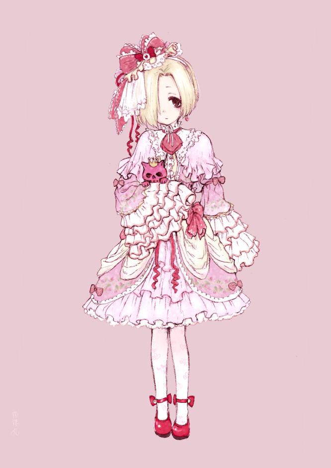 1girl ascot blonde_hair bow dokuromaru dress earrings frilled_dress frills full_body hair_over_one_eye hairband heart heart_earrings holding holding_stuffed_toy idolmaster idolmaster_cinderella_girls jewelry long_sleeves looking_at_viewer pink_background pink_bow pink_dress red_ascot red_bow red_eyes red_footwear red_ribbon ribbon shirasaka_koume shoes short_hair simple_background sleeves_past_fingers sleeves_past_wrists solo stuffed_toy