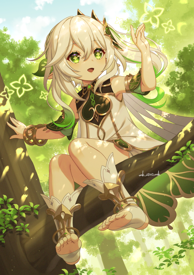 1girl ar_(rikuesuto) cape cross-shaped_pupils detached_sleeves dress feet genshin_impact gold_trim gradient_hair green_eyes green_hair hair_between_eyes hair_ornament in_tree long_hair multicolored_hair nahida_(genshin_impact) open_mouth pointy_ears side_ponytail sitting sitting_in_tree smile solo symbol-shaped_pupils toes tree white_dress white_hair