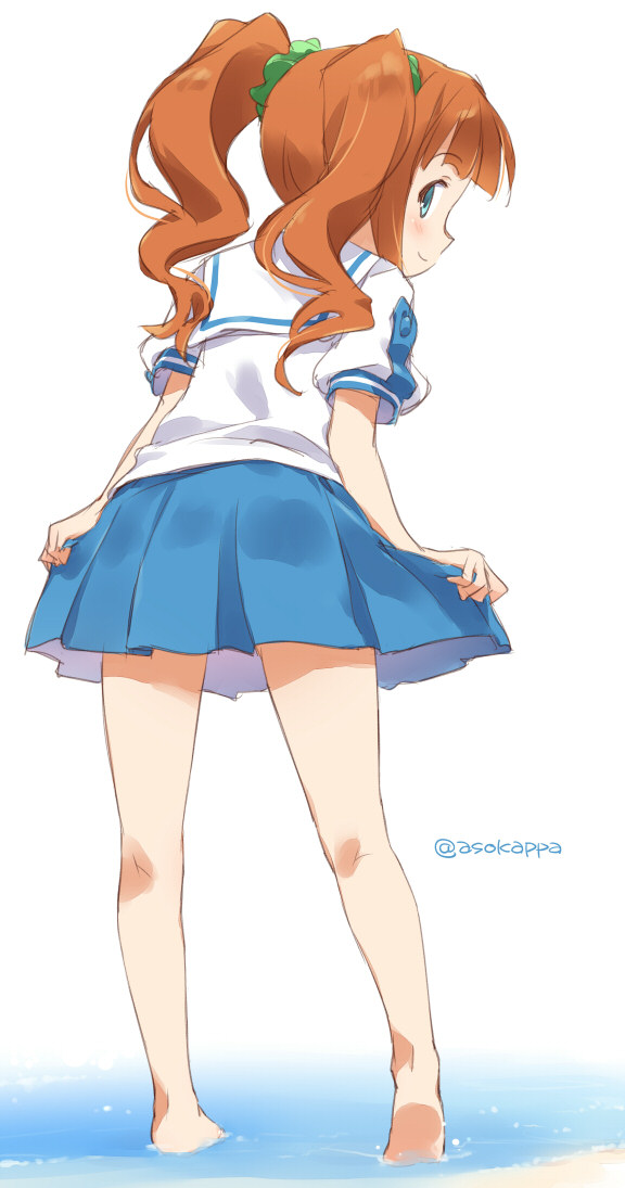 1girl asoka barefoot blue_eyes blue_sailor_collar blue_skirt brown_hair closed_mouth feet from_behind full_body green_scrunchie hair_ornament hair_scrunchie heel_up idolmaster idolmaster_(classic) idolmaster_million_live! idolmaster_million_live!_theater_days kneepits long_hair looking_at_viewer looking_back pleated_skirt sailor_collar scrunchie shirt short_sleeves simple_background skirt skirt_hold smile soles solo standing takatsuki_yayoi twintails twitter_username wading water white_background white_shirt