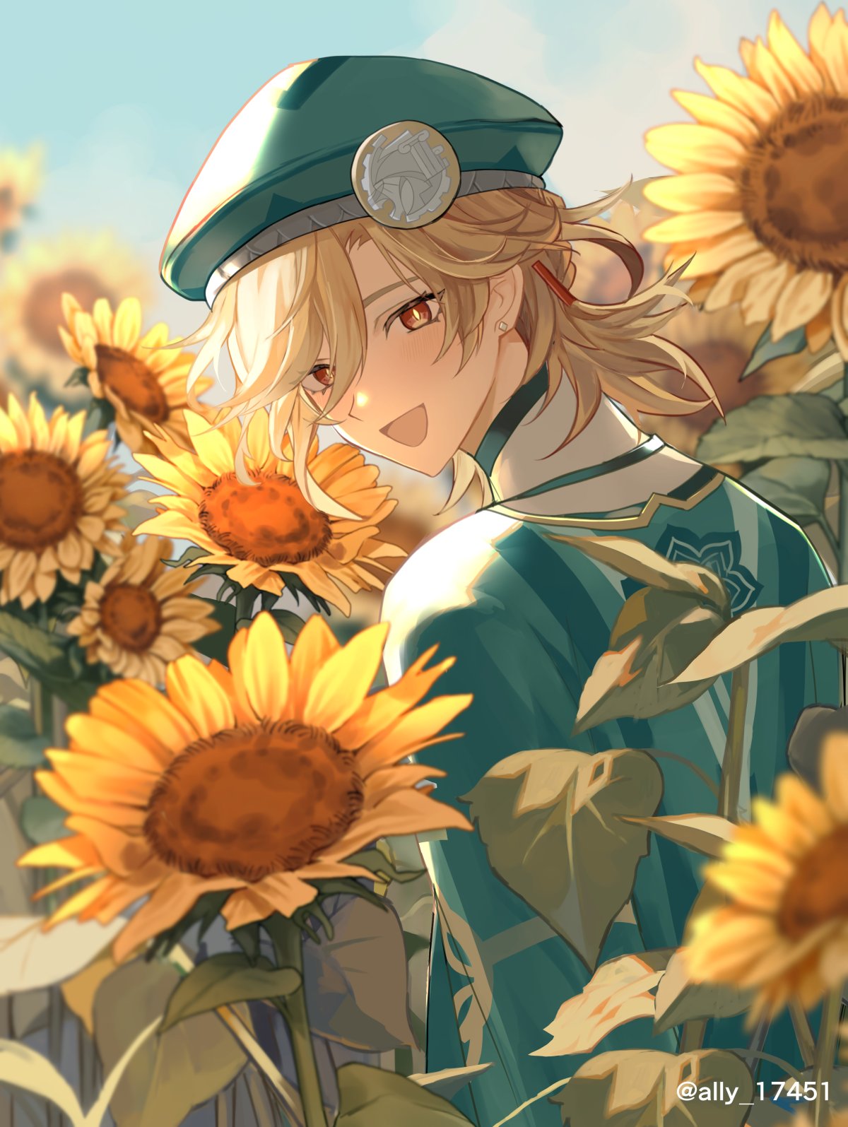 1boy :d akademiya_uniform ari_(bleum) artist_name badge blonde_hair blue_sky blurry blurry_background blurry_foreground blush braid commentary_request day depth_of_field earrings eyelashes flower genshin_impact green_headwear green_robe hair_between_eyes hair_ornament hairclip hat highres jewelry kaveh_(genshin_impact) leaf long_hair looking_at_viewer looking_back male_focus open_mouth outdoors parted_bangs plant red_eyes robe sidelocks single_braid sky smile solo stud_earrings sunflower swept_bangs twitter_username upper_body yellow_flower
