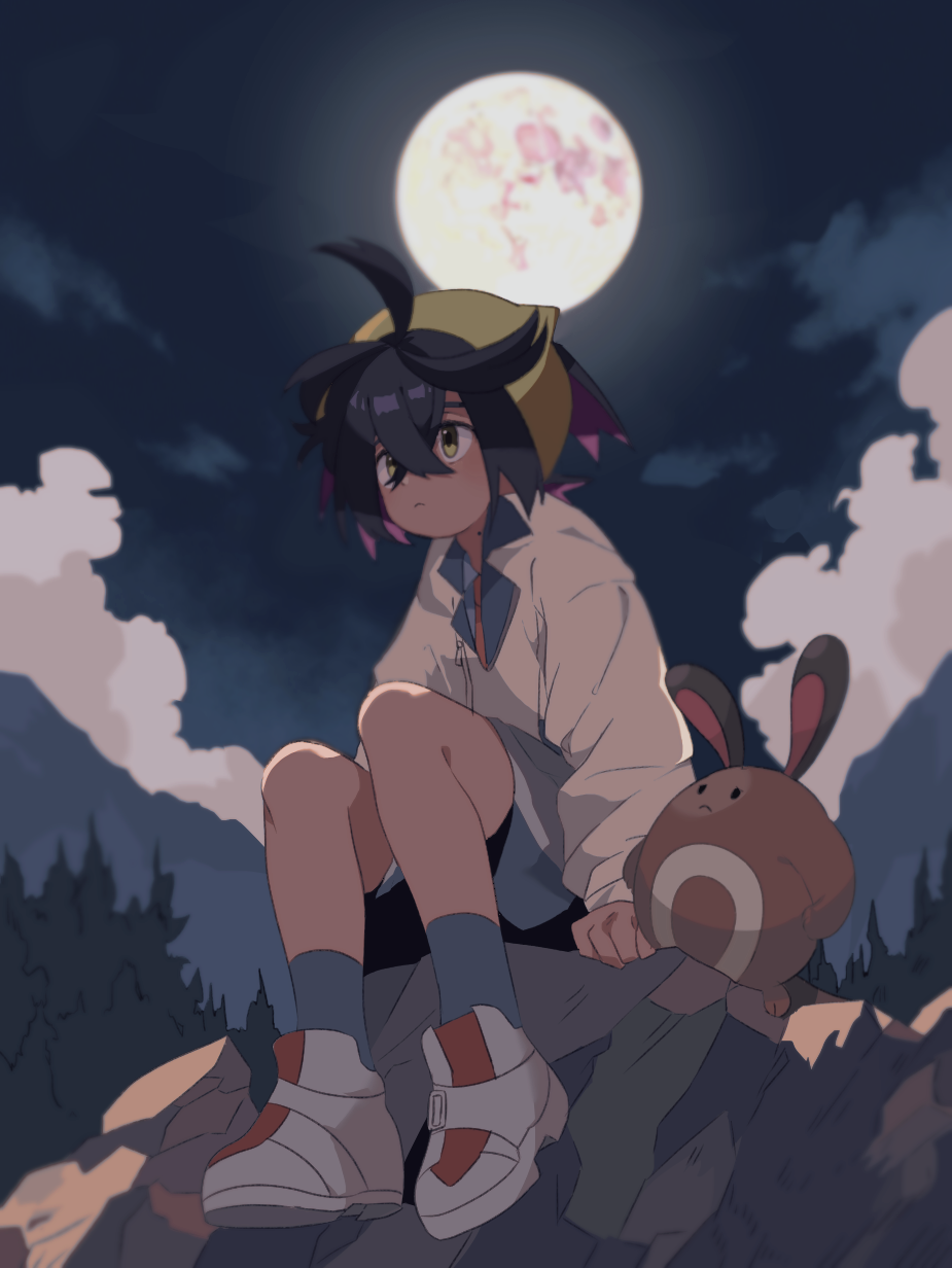 1boy arm_support black_hair closed_mouth commentary crossed_bangs ebi_(shrimp_eleven) from_below grey_socks hairband highres jacket kieran_(pokemon) long_sleeves male_focus moon night outdoors pokemon pokemon_(creature) pokemon_(game) pokemon_sv rock sentret shoes short_hair shorts sitting sky socks white_footwear white_jacket yellow_eyes yellow_hairband