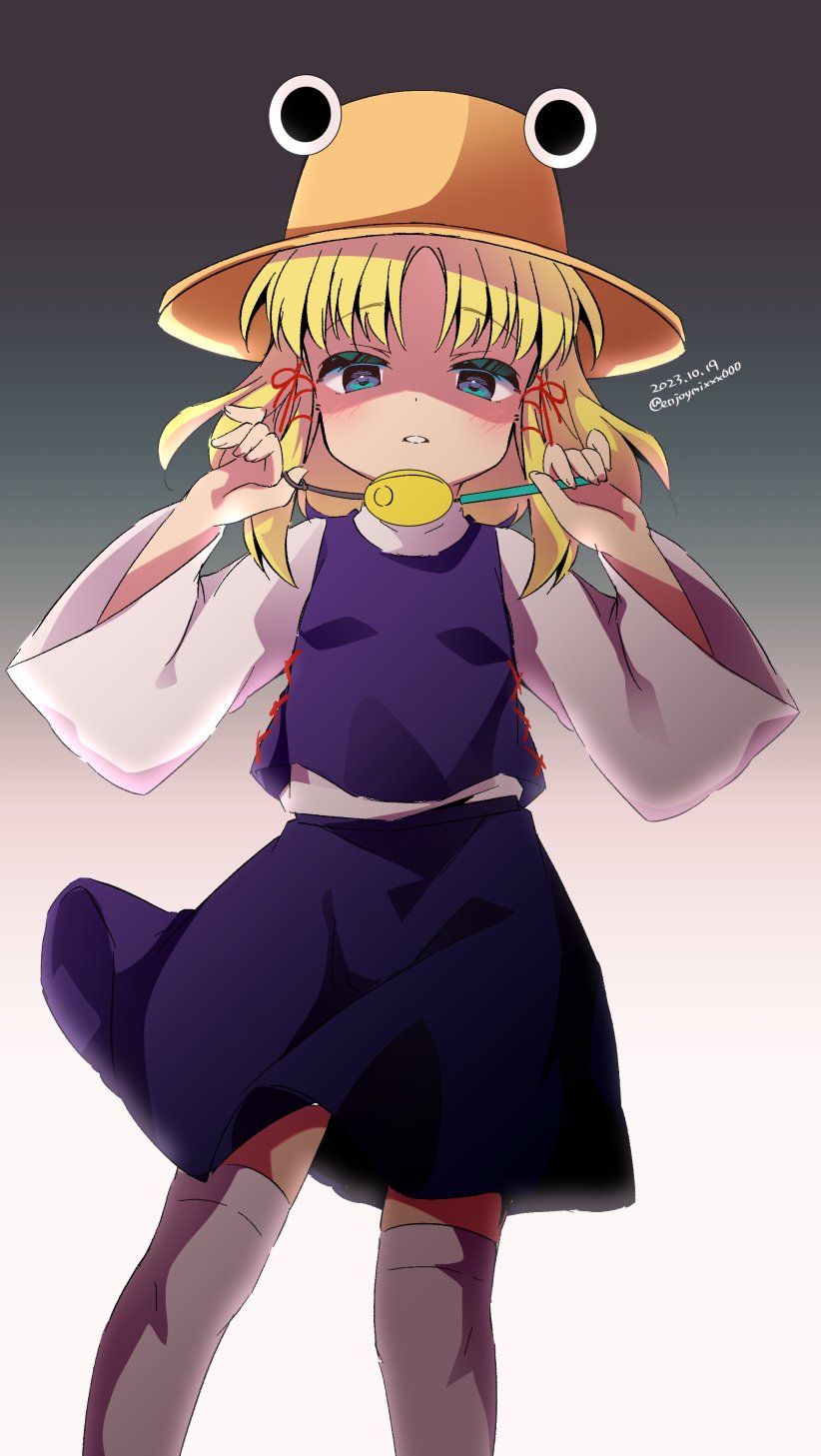 1girl blonde_hair blue_eyes breasts brown_headwear enjoy_mix feet_out_of_frame gradient_background highres holding long_sleeves looking_at_viewer moriya_suwako one-hour_drawing_challenge parted_bangs parted_lips purple_skirt purple_vest shirt sidelocks skirt small_breasts solo thigh-highs touhou vest white_shirt white_thighhighs wide_sleeves