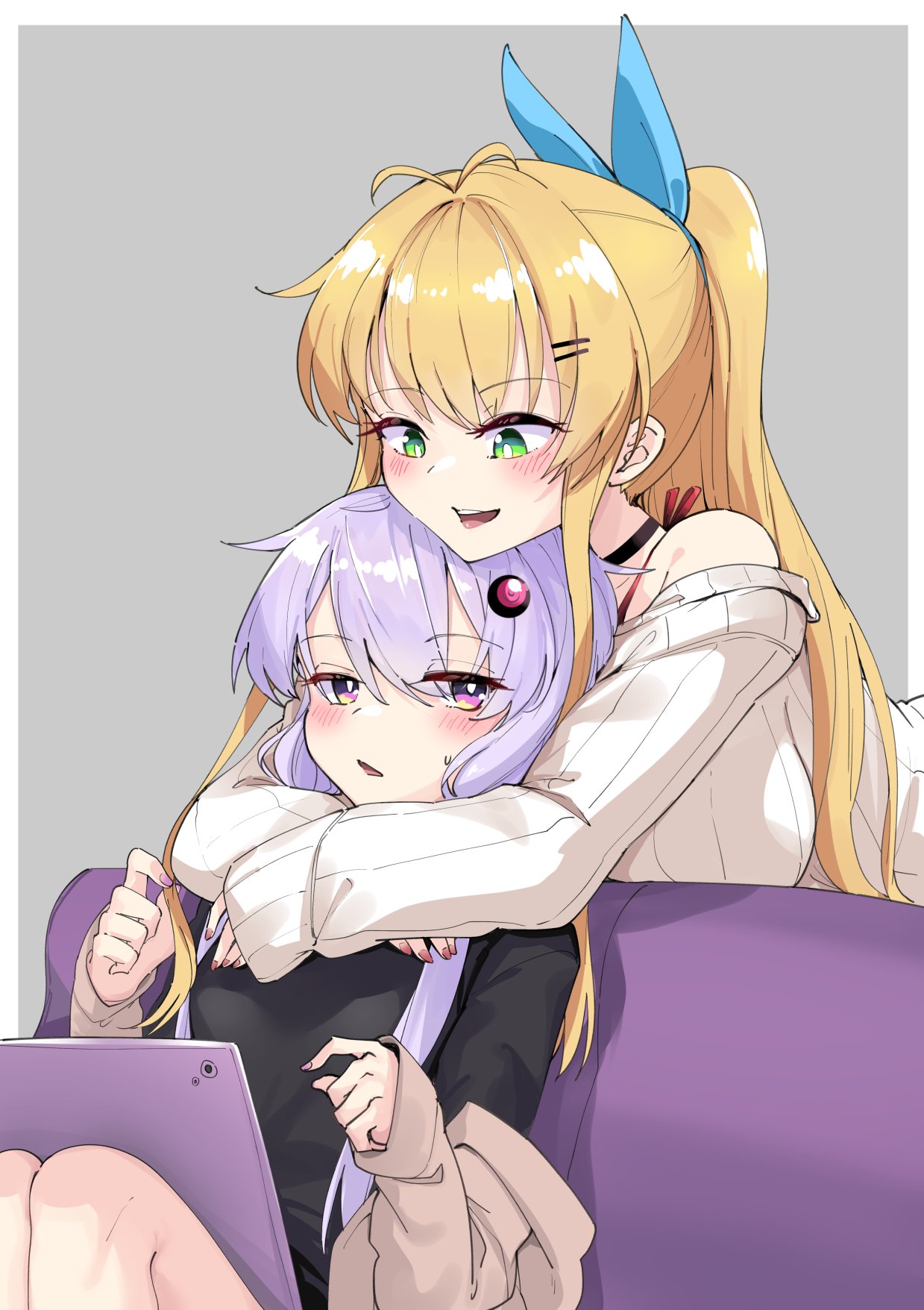 2girls arms_around_neck bare_shoulders blonde_hair blue_bow bow cevio couch green_eyes hair_bow highres hug hug_from_behind knees_up long_sleeves looking_at_another looking_back multiple_girls on_couch open_mouth playing_with_another's_hair ponytail purple_hair sitting sweatdrop tablet_pc tsurumaki_maki violet_eyes vocaloid voiceroid yuzuki_yukari zooanime