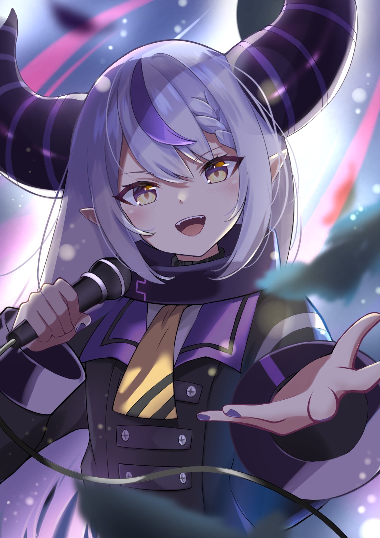 1girl ahoge ascot black_horns braid braided_bangs collar grey_hair highres holding holding_microphone hololive horns la+_darknesss la+_darknesss_(1st_costume) long_hair metal_collar microphone multicolored_hair nicky0 open_mouth pointy_ears purple_hair smile solo streaked_hair striped_horns virtual_youtuber yellow_ascot yellow_eyes