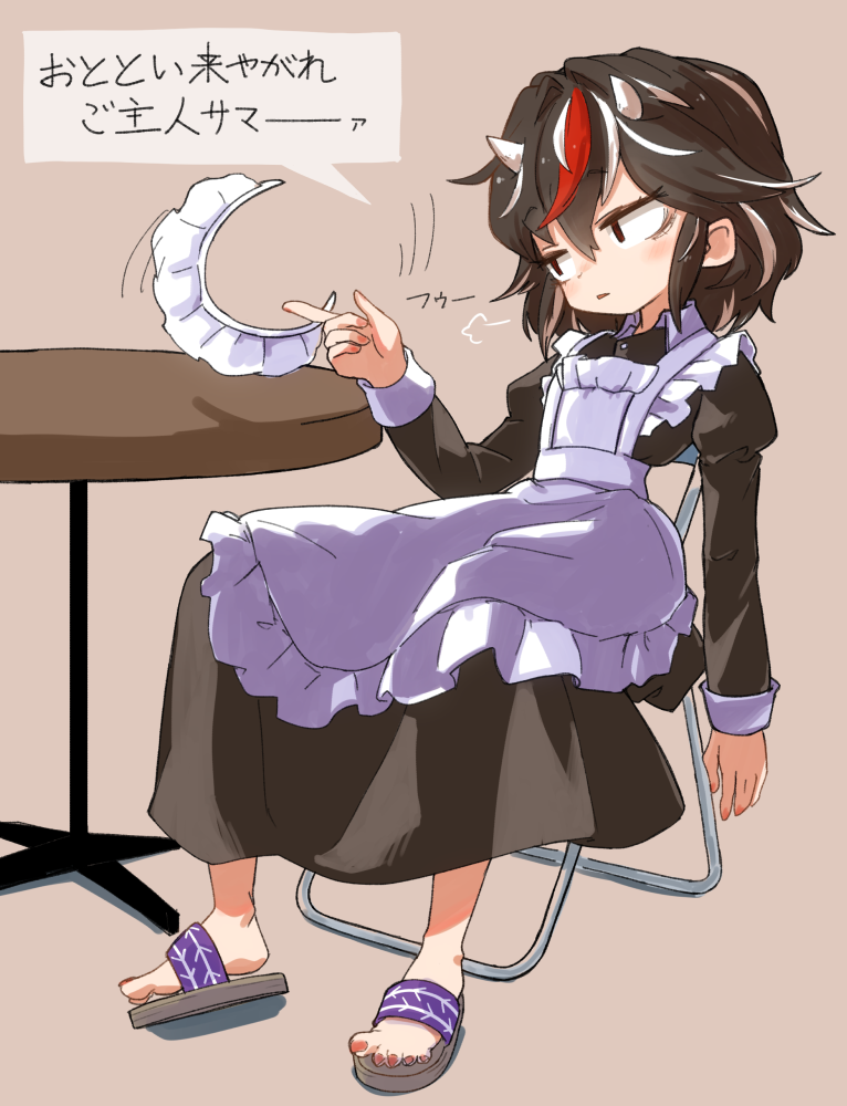 1girl alternate_costume apron black_dress black_hair blush brown_background dress enmaided frilled_apron frills hair_between_eyes horns juliet_sleeves kijin_seija long_sleeves maid maid_apron multicolored_hair parted_lips puffy_sleeves redhead sandals short_hair simple_background solo speech_bubble streaked_hair touhou translation_request uisu_(noguchipint) white_apron white_hair