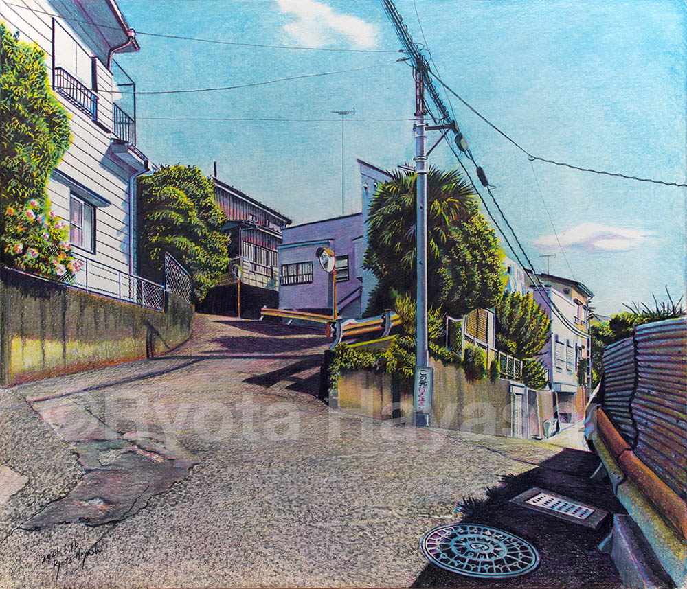 artist_name blue_sky building chain-link_fence clouds colored_pencil_(medium) commentary_request day fence grate hayashi_ryouta manhole no_humans original outdoors photorealistic power_lines real_world_location realistic road scenery sewer_grate sky street traditional_media traffic_mirror tree