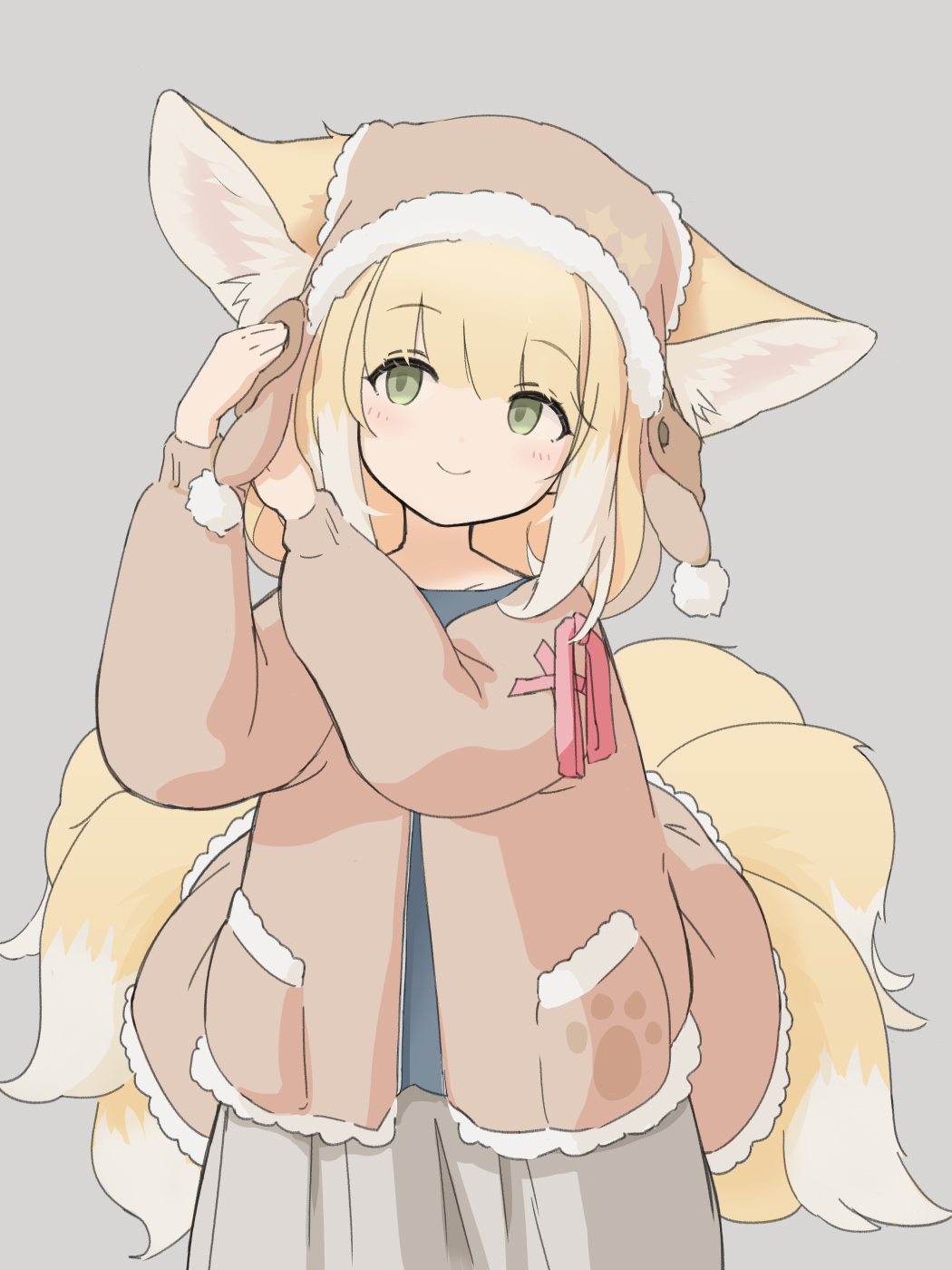 alternate_costume animal_ear_fluff animal_ears arknights blonde_hair blue_shirt brown_cardigan cardigan closed_mouth colored_tips commentary_request fie_in_b86 fox_ears fox_girl fox_tail grey_background grey_skirt highres kitsune kyuubi multicolored_hair multiple_tails shirt simple_background skirt smile suzuran_(arknights) tail white_hair