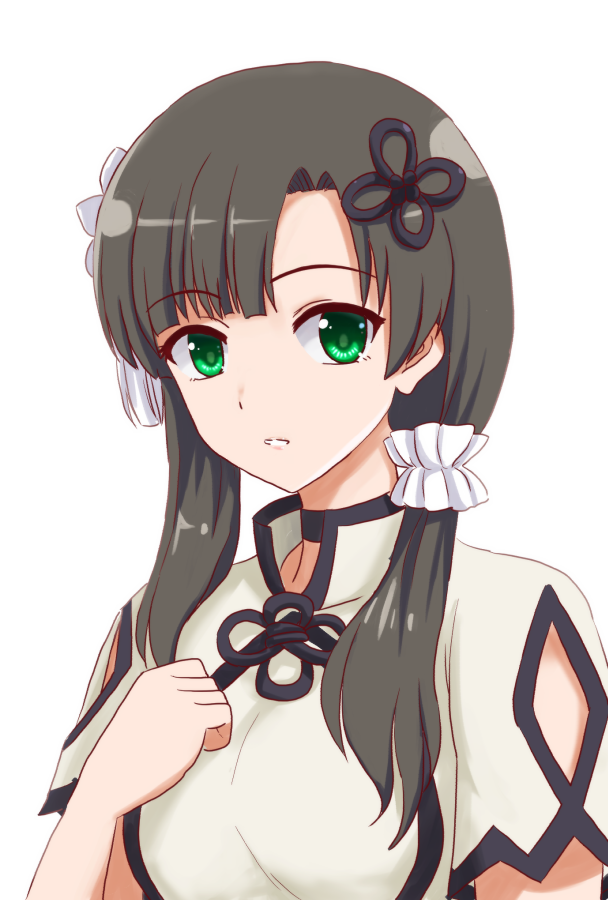 1girl akizuki_taiga arm_at_side arm_cutout assault_lily black_choker black_hair blunt_bangs choker clothing_cutout commentary_request flower flower_knot green_eyes hair_flower hair_ornament hair_over_shoulder hair_scrunchie hand_on_own_chest hand_up long_hair looking_at_viewer low_ponytail parted_lips scrunchie shirt short_sleeves side_ponytail simple_background solo tassel tassel_hair_ornament upper_body wang_yujia white_background white_flower white_scrunchie white_shirt