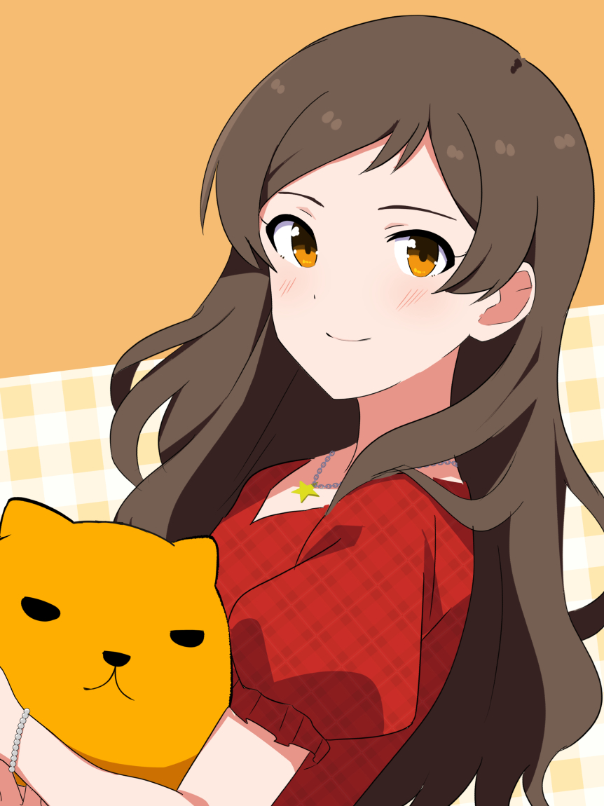 1girl :3 blush bracelet brown_hair closed_mouth commentary_request holding holding_stuffed_toy idolmaster idolmaster_million_live! idolmaster_million_live!_theater_days jewelry kitazawa_shiho leaning_back long_hair looking_at_viewer necklace orange_background orange_eyes patterned_clothing red_shirt shirt smile solo star_(symbol) star_necklace stuffed_animal stuffed_cat stuffed_toy trinitro_t upper_body wavy_hair