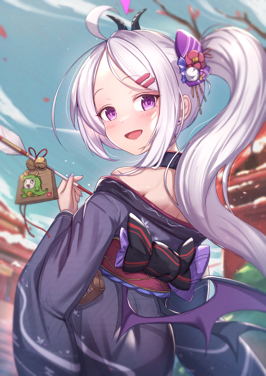 1girl ahoge black_horns black_kimono blue_archive blush demon_horns demon_wings grey_hair highres hina_(blue_archive) horns japanese_clothes kimono long_hair long_sleeves looking_at_viewer obi open_mouth purple_wings sash smile solo uneg upper_body violet_eyes wide_sleeves wings