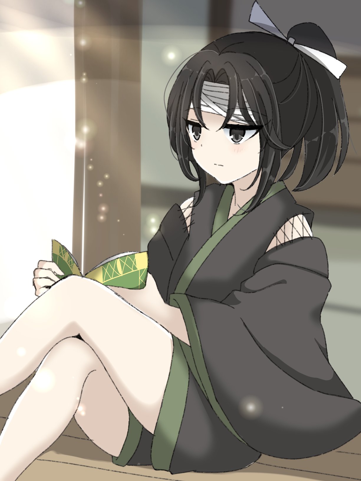 1other androgynous bandaged_head bandages black_eyes black_hair black_shorts black_sleeves book bow closed_mouth commentary_request detached_sleeves green_trim hair_bow highres holding holding_book jinbei_(clothes) jinbei_(len'en) jitome len'en light_particles long_sleeves medium_hair other_focus ougi_hina ponytail shorts sitting white_bow wide_sleeves