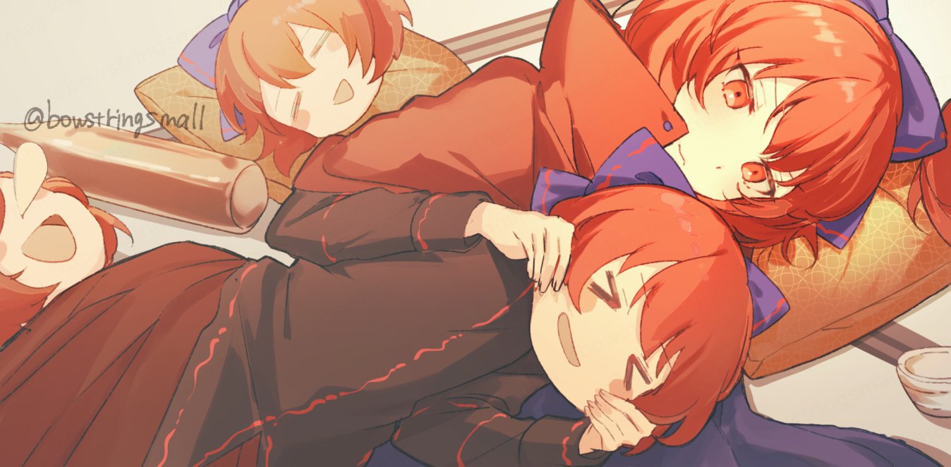 &gt;_&lt; 1girl =_= black_shirt blue_bow blush_stickers bottle bow cheek_pull cloak closed_mouth cup disembodied_head hair_bow head_on_pillow long_sleeves lying multiple_heads nose_bubble oito_(bowstringsmall) on_floor on_side red_cloak red_eyes red_skirt redhead sekibanki shirt short_hair skirt touhou twitter_username