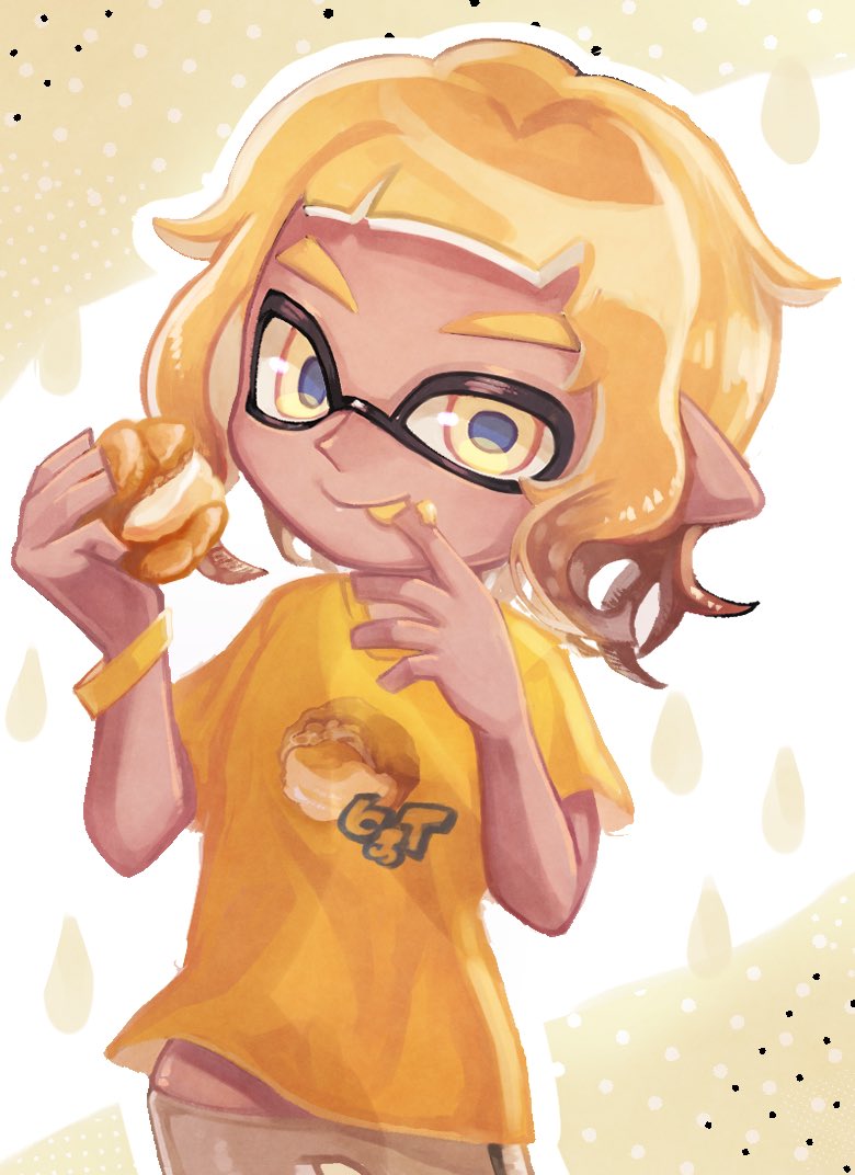 1boy 291nee :p blonde_hair brown_hair commentary_request dark-skinned_male dark_skin food gradient_hair holding holding_food inkling_boy inkling_player_character looking_at_viewer medium_hair multicolored_hair pointy_ears print_shirt shirt solo splatoon_(series) splatoon_3 tentacle_hair thick_eyebrows tongue tongue_out two-tone_background two-tone_hair white_background yellow_background yellow_eyes yellow_shirt