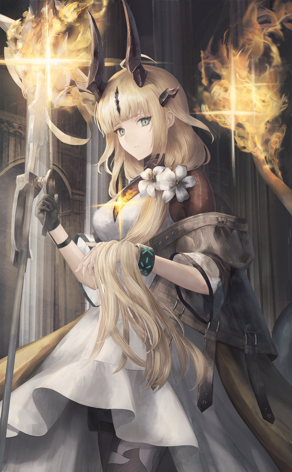 1girl arknights black_gloves blonde_hair blunt_bangs closed_mouth commentary_request cowboy_shot diamond-shaped_pupils diamond_(shape) dragon_girl dragon_horns dragon_tail dress expressionless flame-tipped_tail flower gloves green_eyes grey_jacket hand_up highres holding holding_staff horns infection_monitor_(arknights) jacket light_in_heart long_hair looking_at_viewer moose_(moosu193) off_shoulder reed_(arknights) reed_the_flame_shadow_(arknights) single_glove solo staff symbol-shaped_pupils tail turtleneck very_long_hair white_dress white_flower